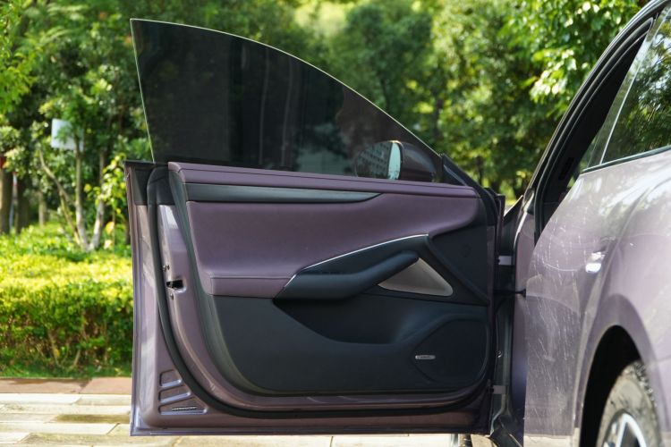 MI SU7 2025 immagine di auto #19
