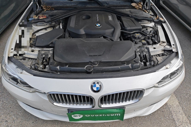 BMW 3 Series 2018 car image #22