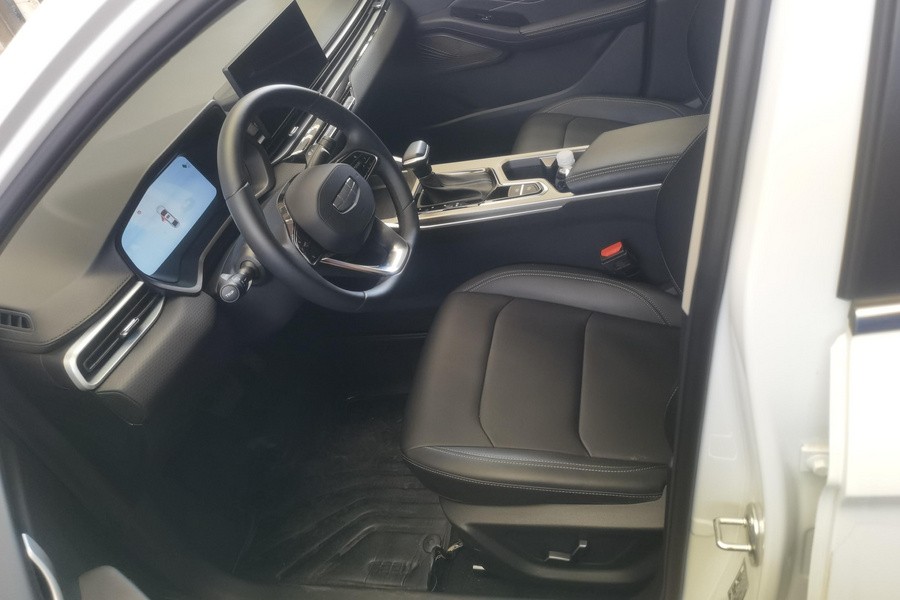 GEELY Emgrand 2025 #3 GEELY Emgrand 2025 car image #3