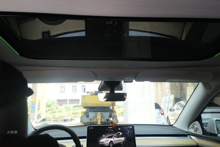 Tesla Model Y 2023 car image #20