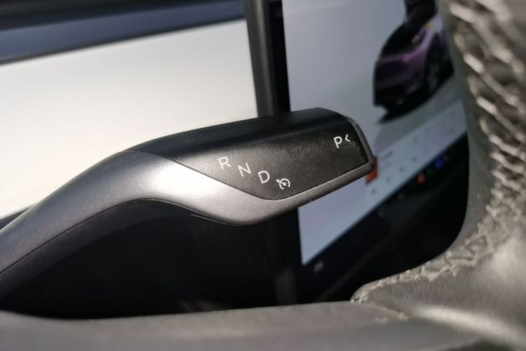 Tesla Model Y 2023 #14 Tesla Model Y 2023 car image #14