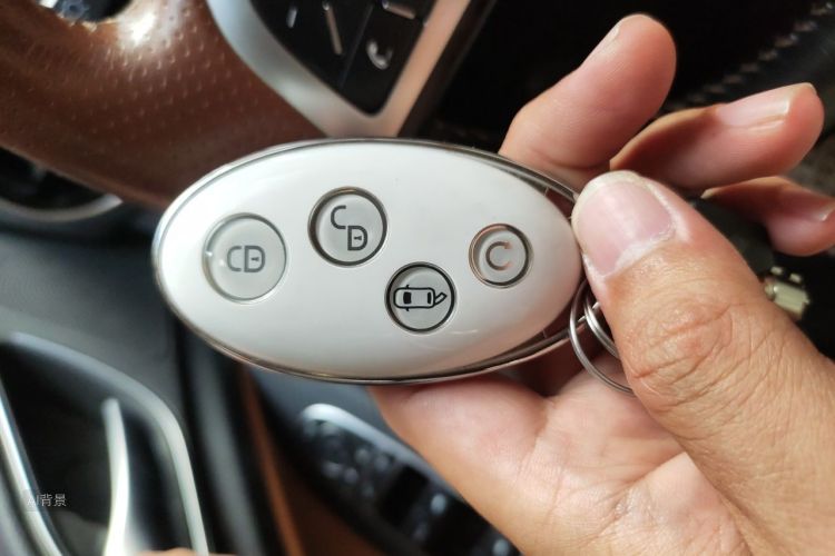 BYD Yuan 2016 car image #10