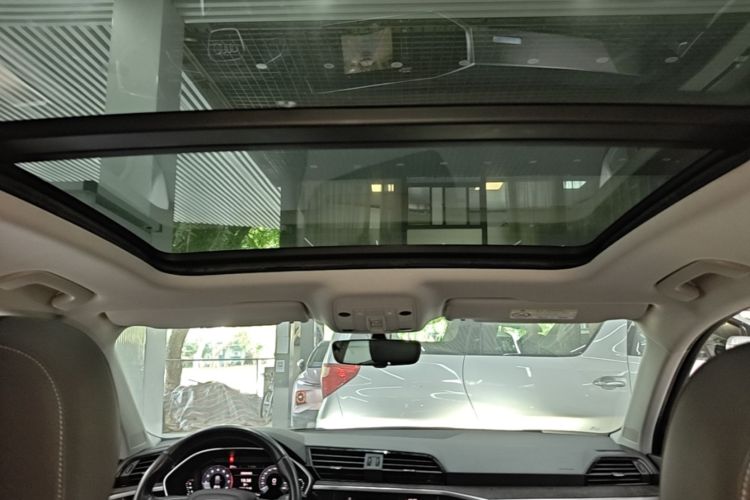 Audi Q3 2020 car image #20