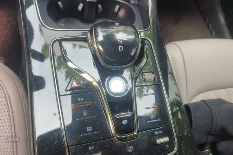 2024 #16 2024 immagine di auto #16