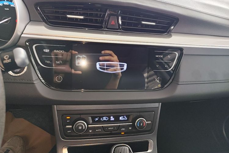 GEELY Emgrand 2020 #13 GEELY Emgrand 2020 car image #13