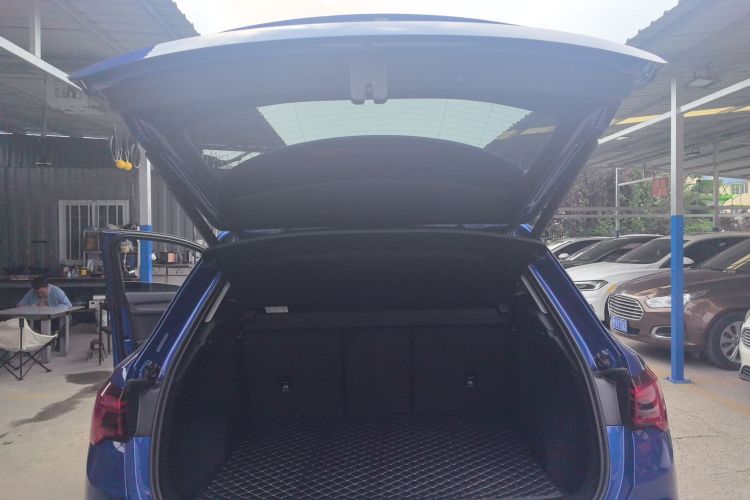 Audi Q3 2021 car image #20