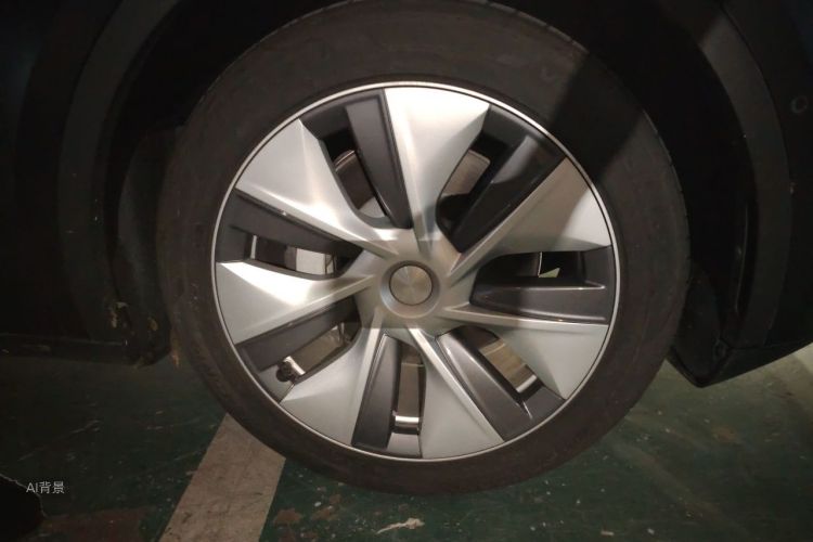 Tesla Model Y 2022 immagine di auto #9