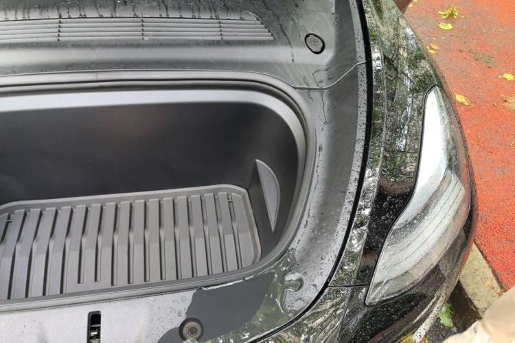 Tesla Model Y 2024 immagine di auto #23