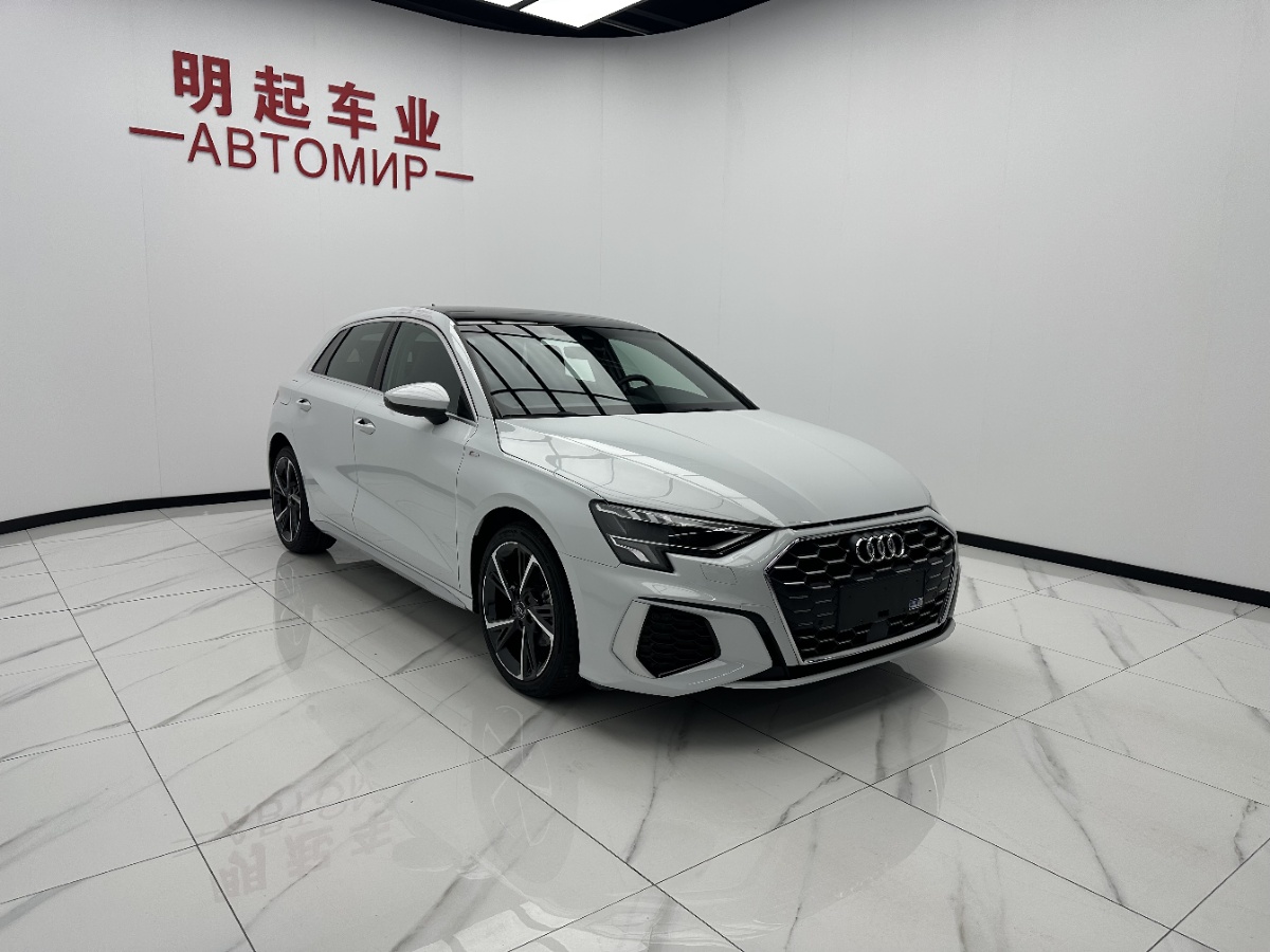 Audi A3 2023 immagine di auto #3