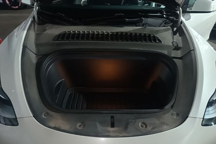 Tesla Model Y 2023 car image #20