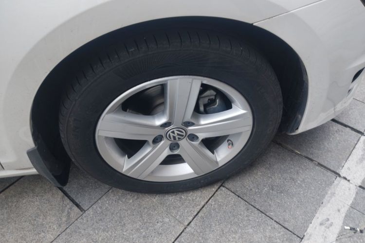 Volkswagen Golf 2017 car image #9