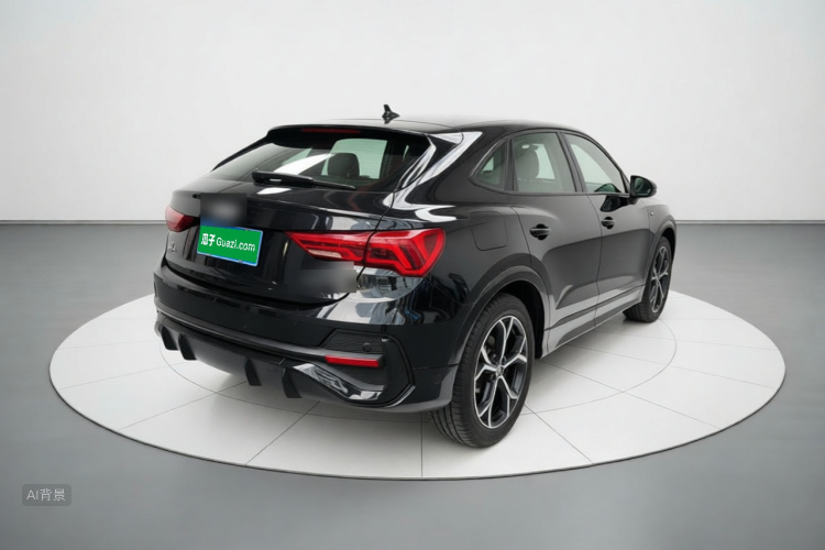 Audi Q3 2022 car image #7