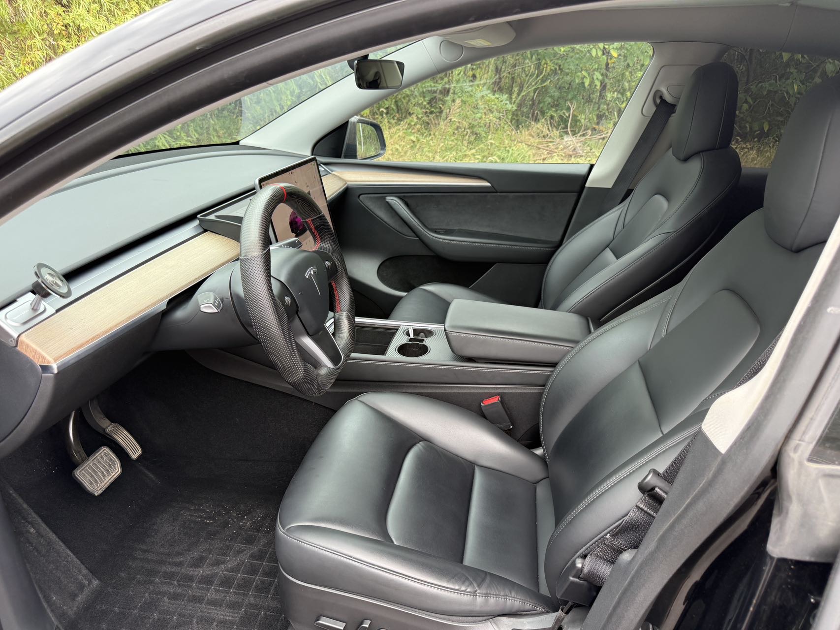 Tesla Model Y 2022 #4 Tesla Model Y 2022 car image #4