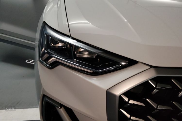 Audi Q3 2024 car image #8