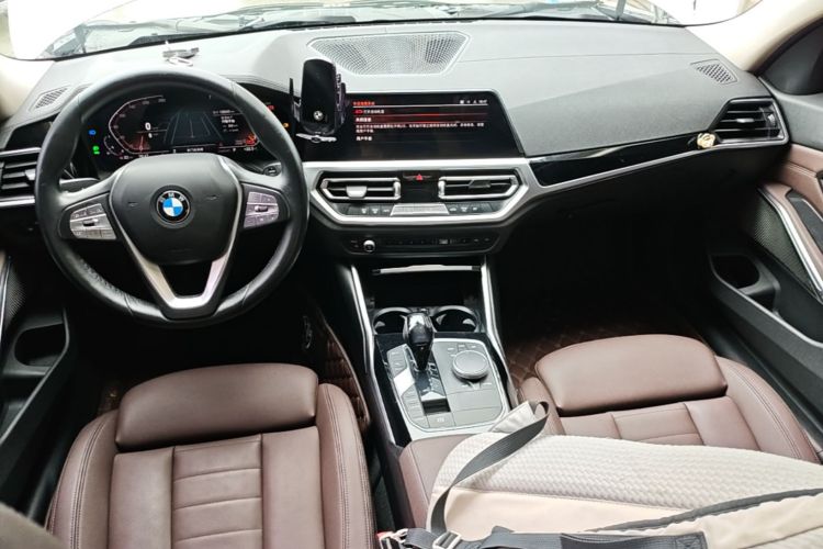 BMW 3 Series 2019 #10 BMW 3 Series 2019 car image #10