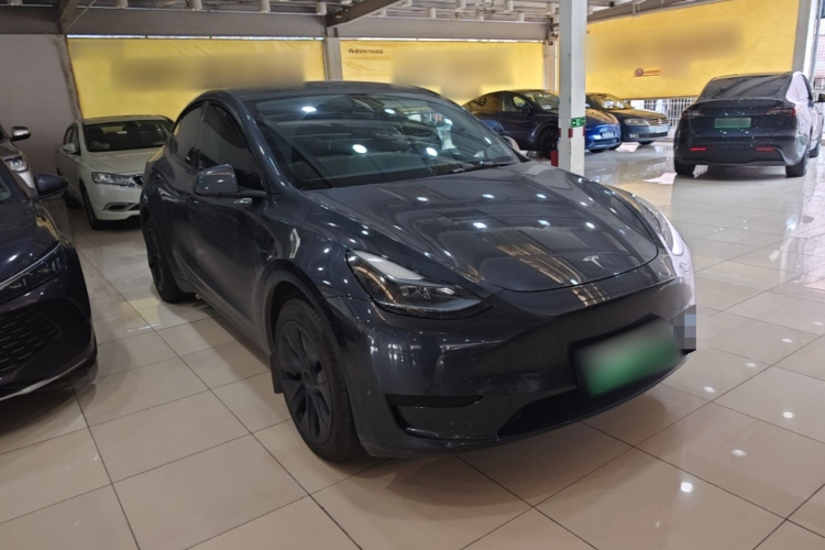 Tesla Model Y 2024 #4 Tesla Model Y 2024 car image #4