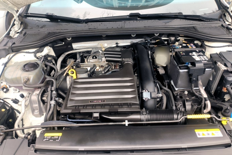 Volkswagen Golf 2022 car image #20