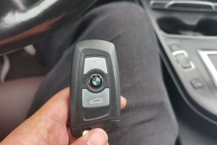 BMW 3 Series 2019 #11 BMW 3 Series 2019 car image #11