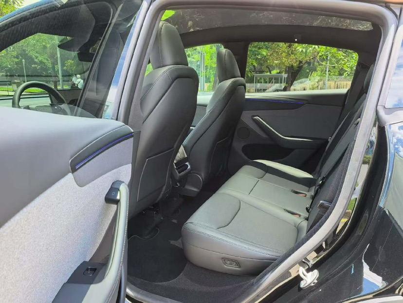 Tesla Model Y 2026 #5 Tesla Model Y 2026 car image #5