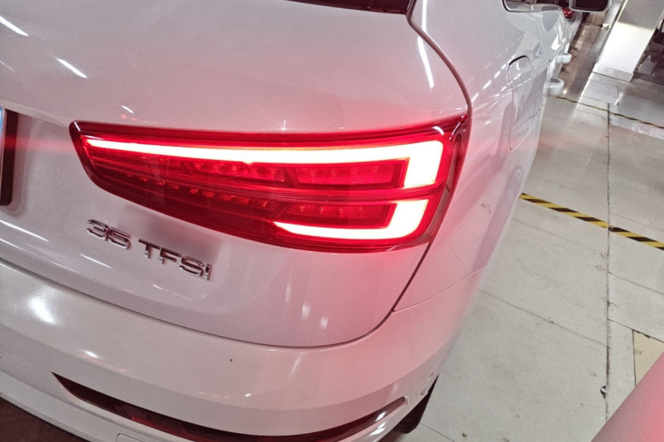 Audi Q3 2018 #8 Audi Q3 2018 car image #8