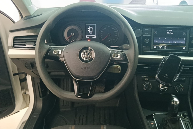 Volkswagen Lavida 2019 car image #15