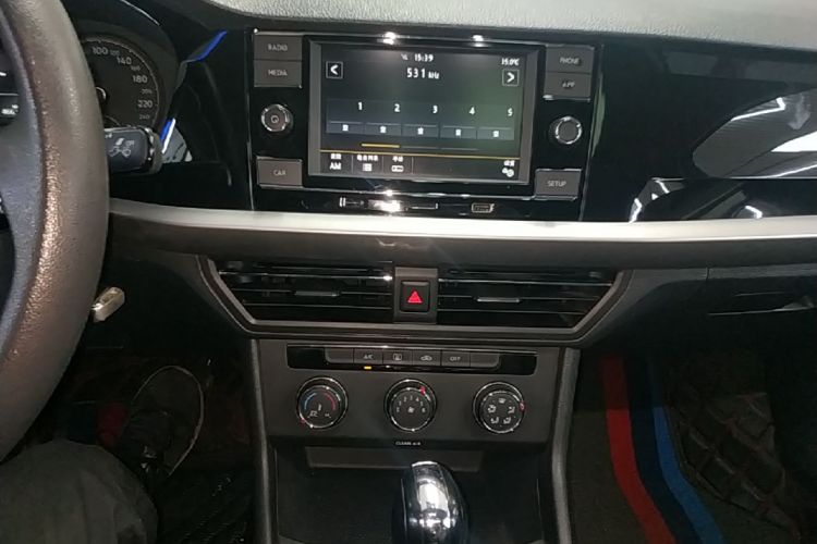 Volkswagen Lavida 2018 car image #13