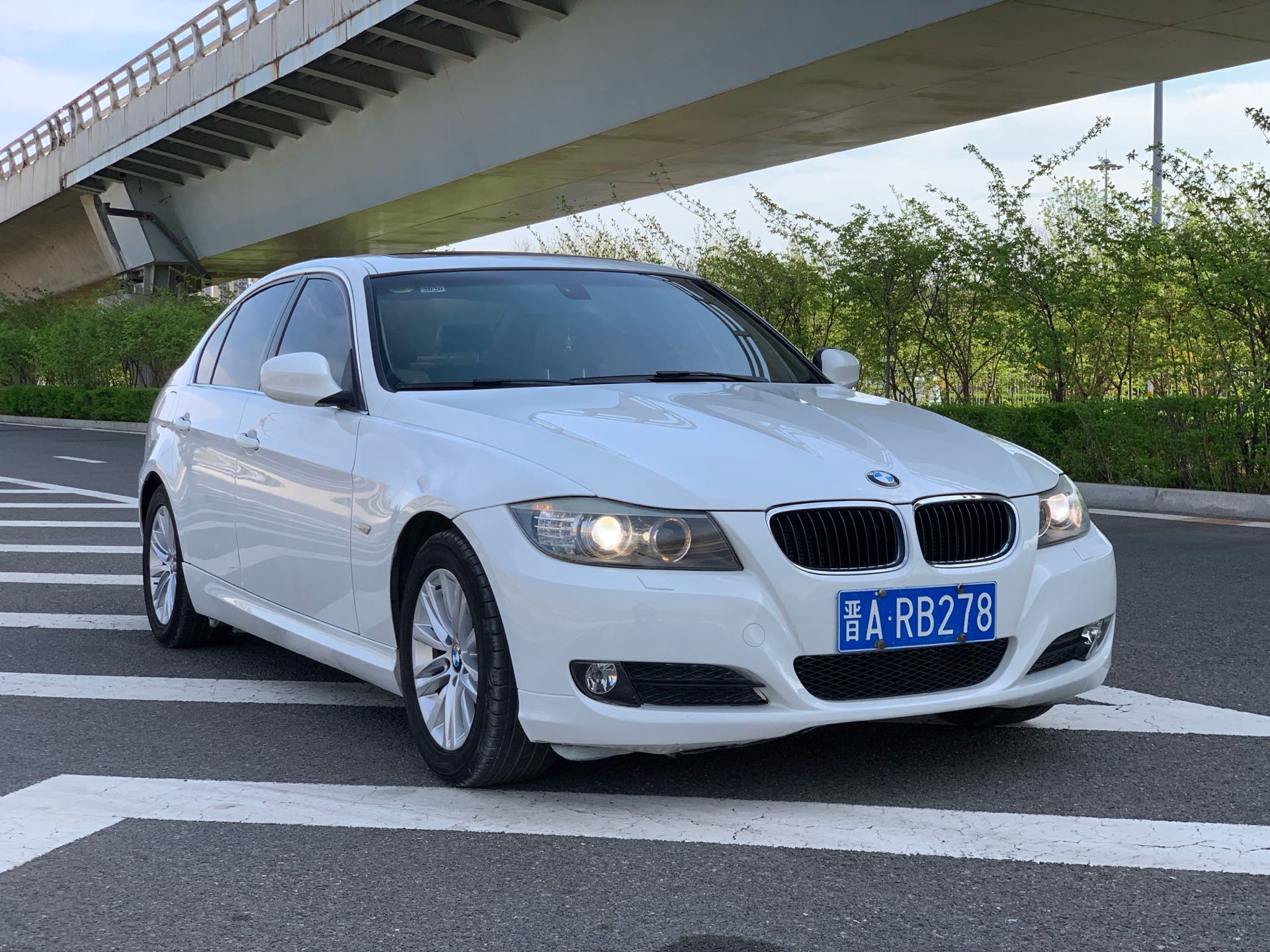 BMW 3 Series 2012 immagine di auto #3