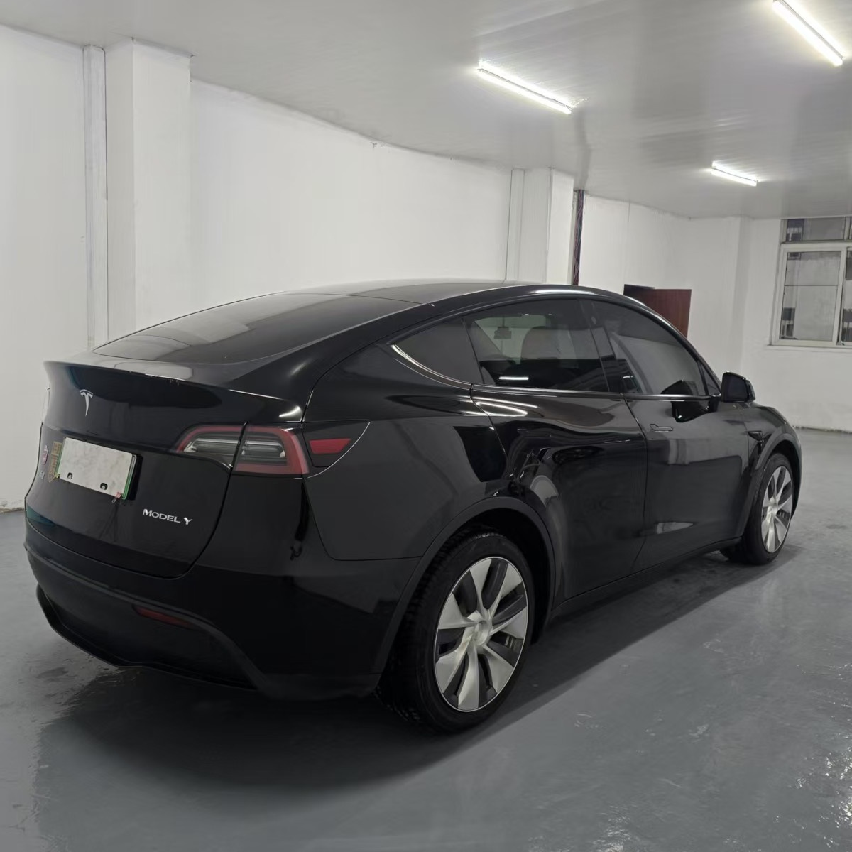 Tesla Model Y 2022 #5 Tesla Model Y 2022 car image #5