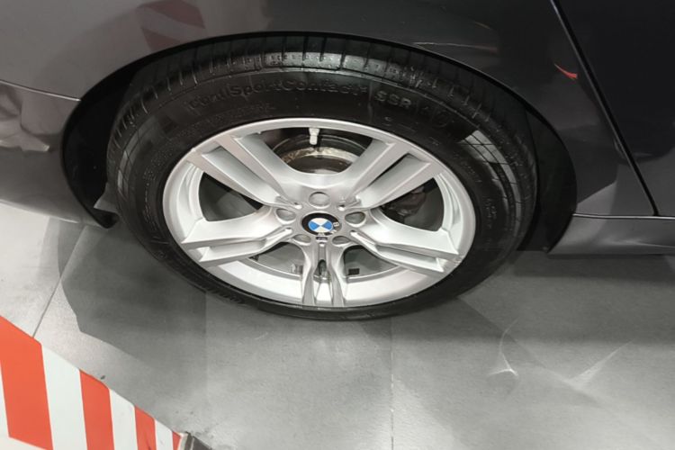 BMW 3 Series GT 2019 car image #10
