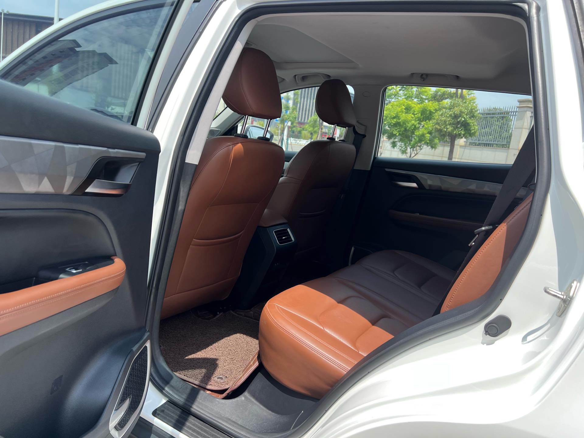 GEELY Vision X6 2022 car image #9