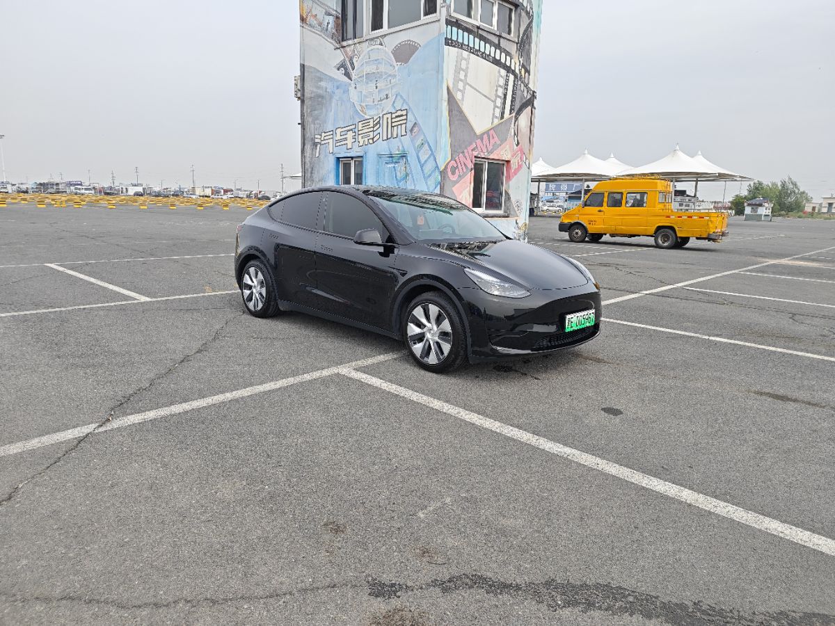 Tesla Model Y 2023 #3 Tesla Model Y 2023 car image #3