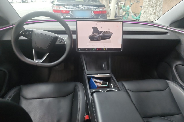 Tesla Model 3 2024 immagine di auto #7