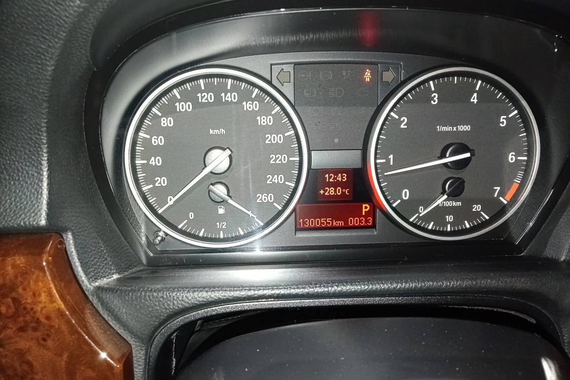 BMW 3 Series 2011 #25 BMW 3 Series 2011 car image #25
