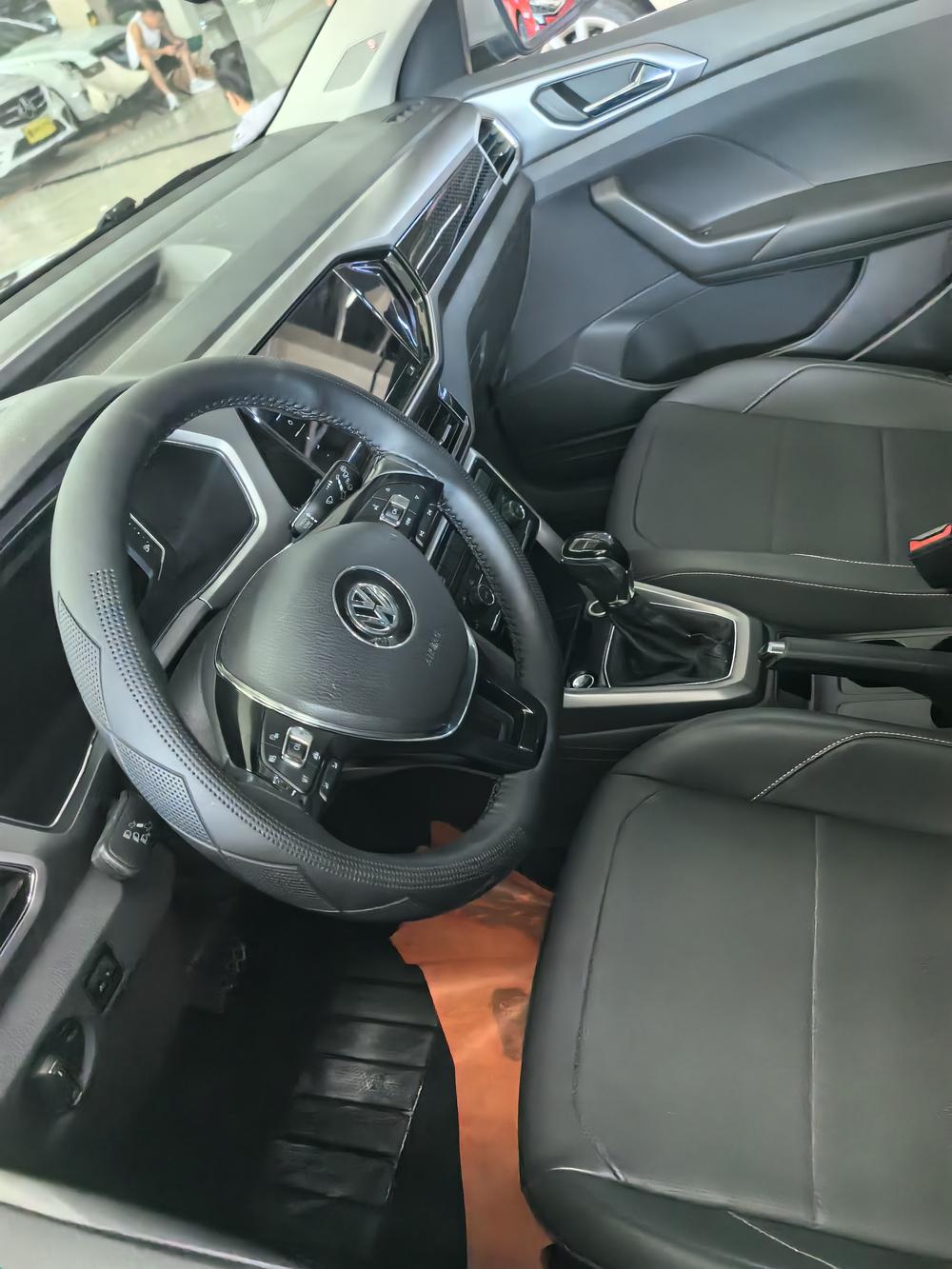 Volkswagen T-Cross 2019 car image #5