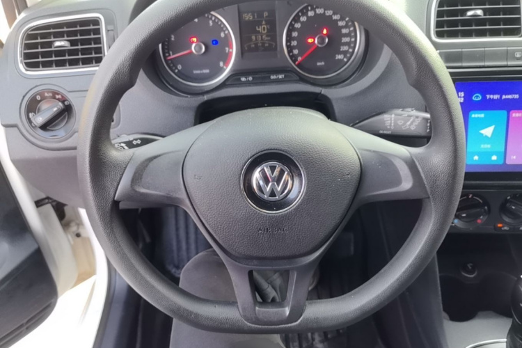 Volkswagen Polo 2015 #11 Volkswagen Polo 2015 car image #11