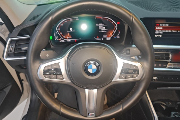 BMW 3 Series 2021 #15 BMW 3 Series 2021 صورة سيارة #15