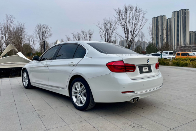 BMW 3 Series 2017 #5 BMW 3 Series 2017 car image #5