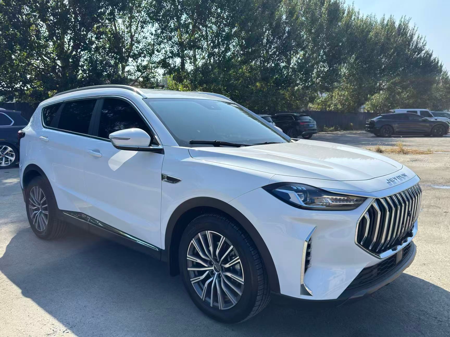Jetour X70 PLUS 2024 car image #3