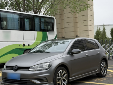 Volkswagen Golf 2018 car image 