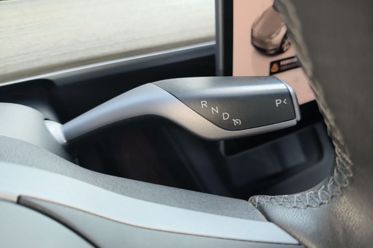 Tesla Model Y 2022 #14 Tesla Model Y 2022 car image #14