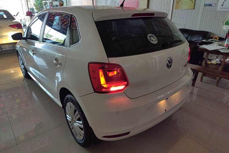 Volkswagen Polo 2019 car image #5