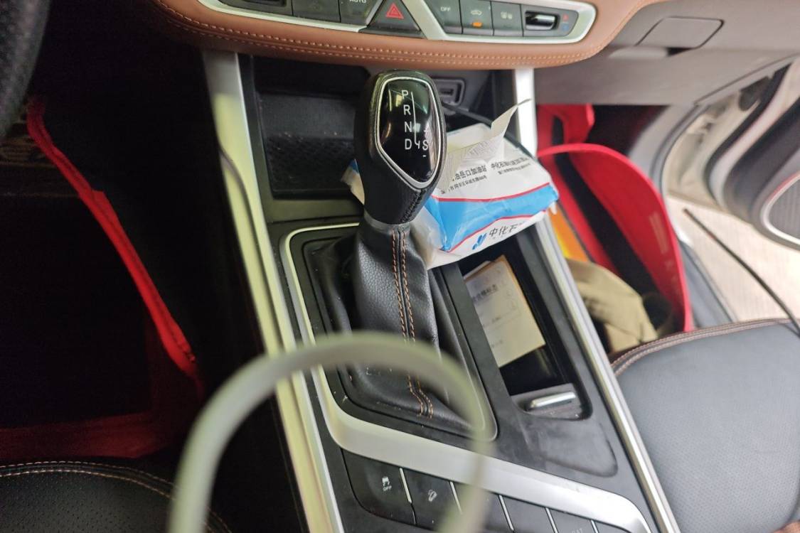 GEELY Vision X6 2019 car image #29