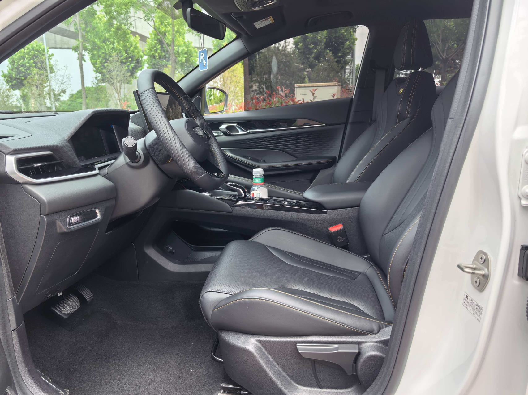 GEELY Coolray 2025 car image #3