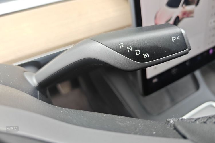 Tesla Model 3 2021 car image #16