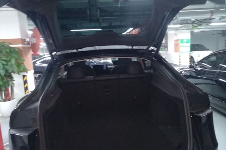 Tesla Model Y 2025 #21 Tesla Model Y 2025 image de voiture #21