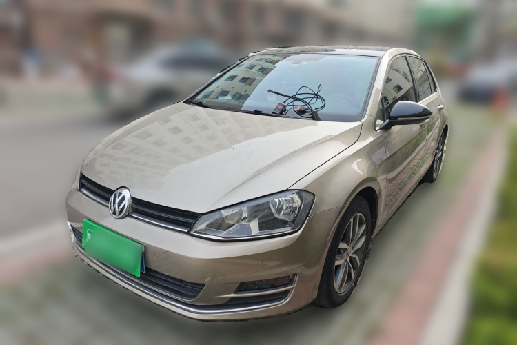 Volkswagen Golf 2017 car image #2