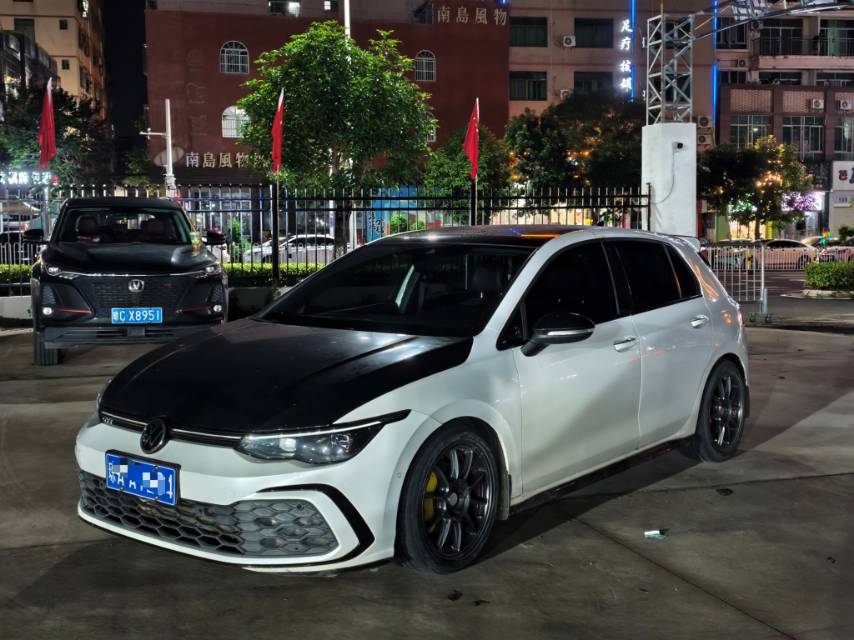 Volkswagen Golf 2021 car image 