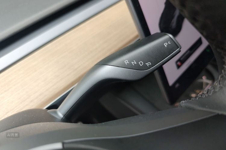 Tesla Model Y 2021 #16 Tesla Model Y 2021 car image #16