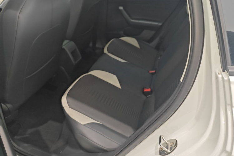 Volkswagen Polo 2023 car image #17