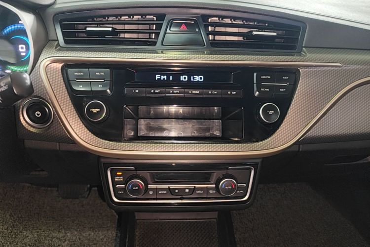 GEELY Emgrand New Energy 2021 car image #13